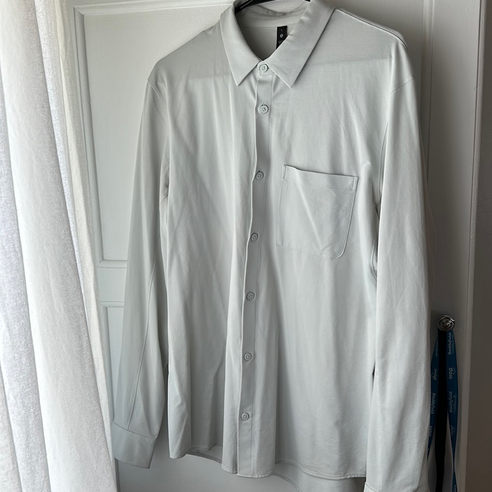 Mens Lululemon long sleeve button down
